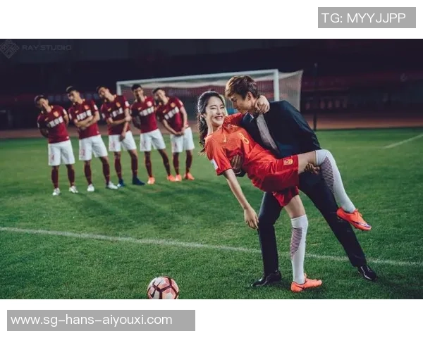 足球服与婚纱照的完美结合展现独特爱情故事与青春活力